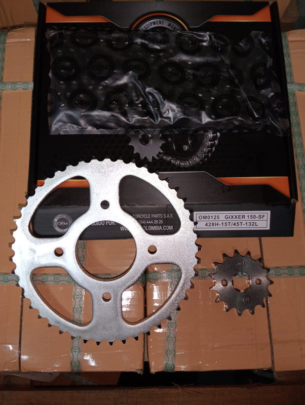 Kit de Arrastre 15x45 4 Huecos (Cadena 428H-132) para Motocicleta Suzuki Gixxer 150, SF - Marca OEM (Calidad Original) (Despacho 4 a 5 días hábiles)