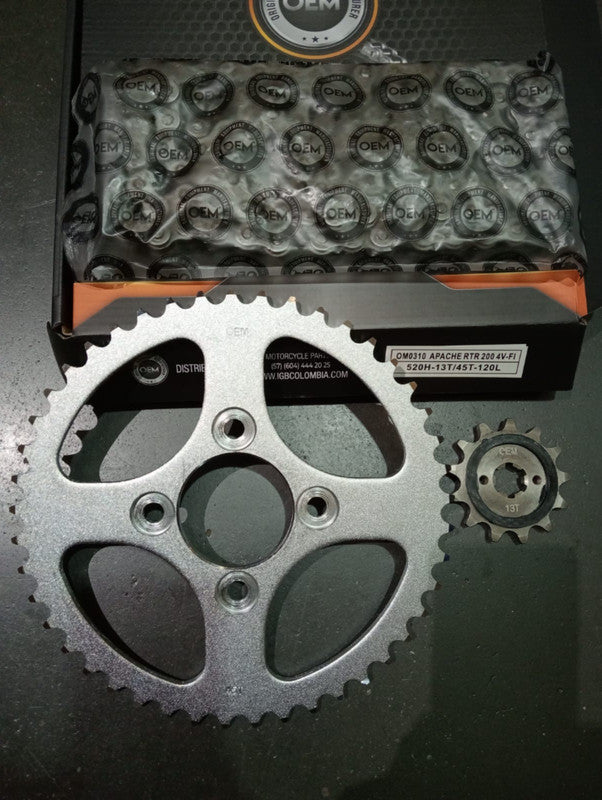 Kit de Arrastre 13x45 4 Huecos (Cadena 520H-120) para Motocicleta TVS Apache RTR 200 4V FI - Marca OEM (Calidad Original) (Despacho 4 a 5 días hábiles)