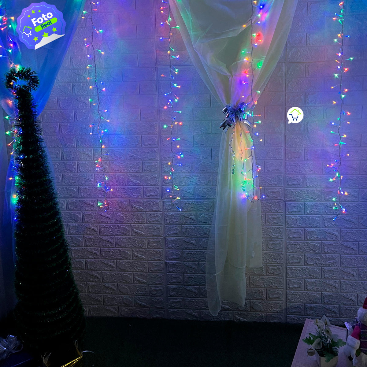 Cortina de Luces LED Navideñas 3.70 x 1.90 Metros Extensión: ¡800 LEDs, Brillo y Magia Multicolor!
