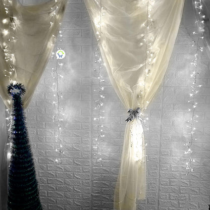 Cortina de Luces LED Navideñas 3.70 x 1.90 Metros Extensión: ¡800 LEDs, Brillo y Magia Multicolor!